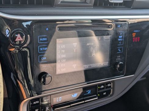 Used 2018 Toyota Corolla SE FWD image 14