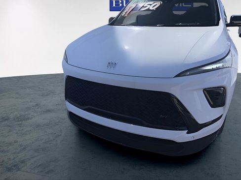 New 2026 Buick Enclave Sport Touring w/ Super Cruise Package image 2