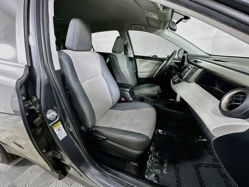 Used 2015 Toyota RAV4 LE FWD image 30