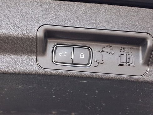 Certified 2023 Ford Explorer XLT image 31