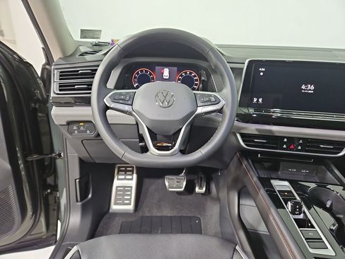 New 2026 Volkswagen Atlas Peak Edition image 13