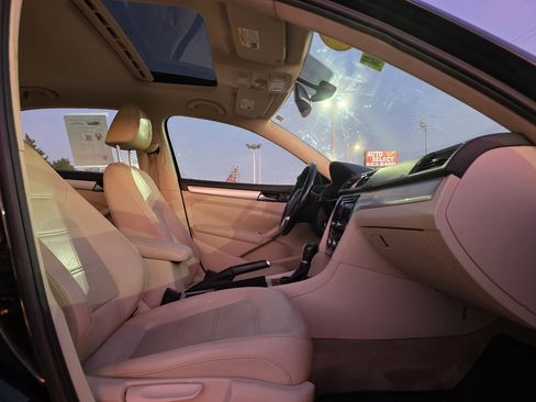 Used 2012 Volkswagen Passat 2.5 SE image 19