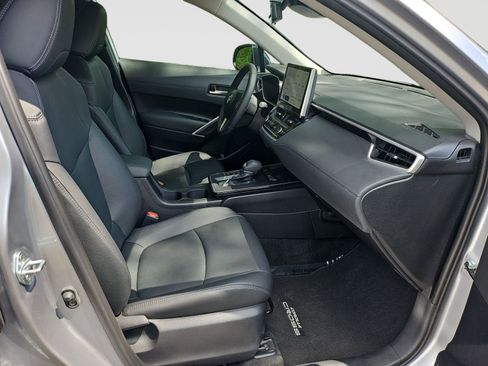 Used 2026 Toyota Corolla Cross XLE w/ Convenience Package FWD image 11