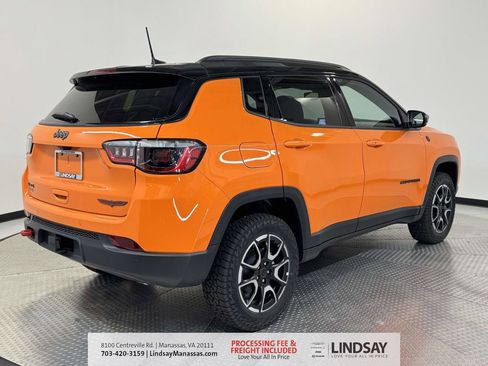 New 2026 Jeep Compass Trailhawk w/ Sun, Sound & Navigation Group AWD/4WD image 9