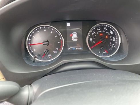 Used 2022 Toyota RAV4 LE image 12