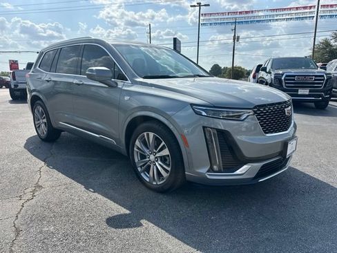 Used 2023 Cadillac XT6 Premium Luxury w/ Technology Package FWD image 5