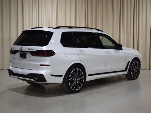 Used 2026 BMW X7 M60i image 9