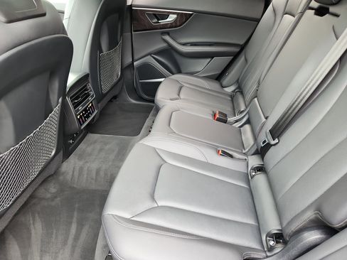 Used 2023 Audi Q8 Premium Plus image 5
