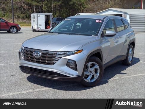 Used 2023 Hyundai Tucson SE image 1