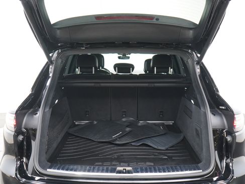 Used 2020 Porsche Cayenne AWD/4WD image 16