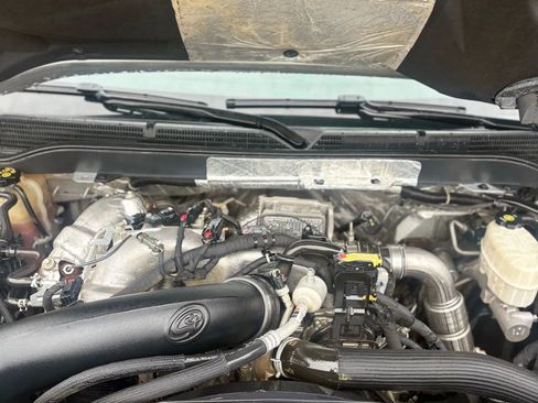 Used 2019 Chevrolet Silverado 2500 LT w/ LT Convenience Package image 21