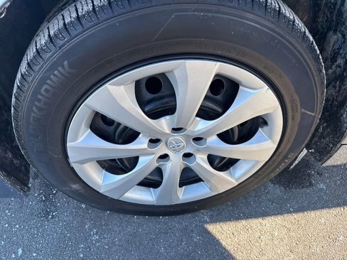 Used 2024 Toyota Corolla LE image 31