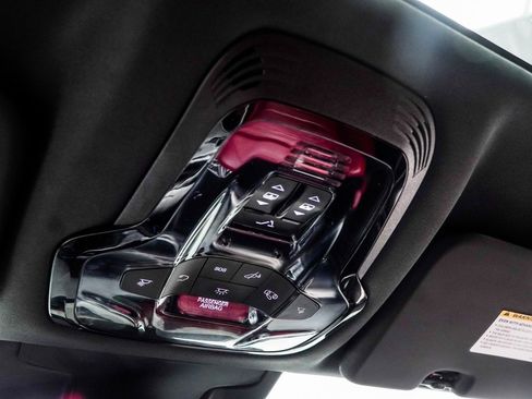 Used 2023 Alfa Romeo Stelvio Veloce image 36