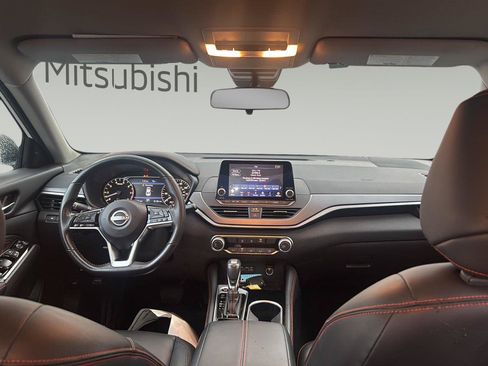 Used 2023 Nissan Altima 2.5 SR FWD image 11