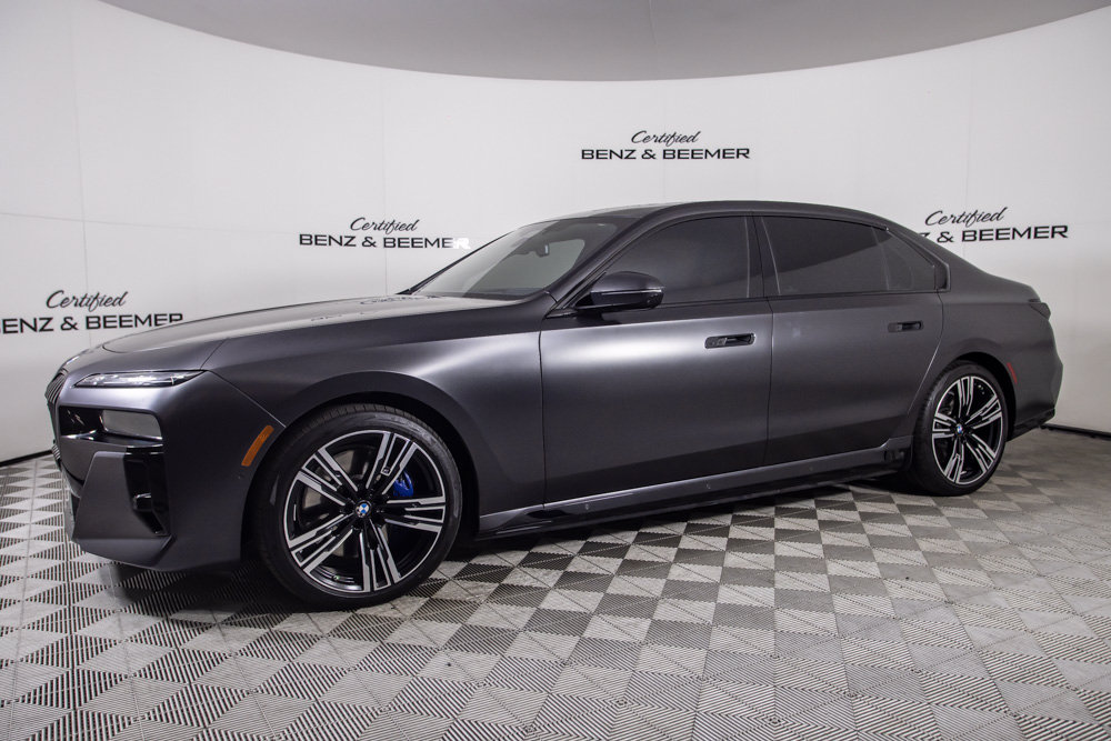 Used 2023 BMW i7 xDrive60 w/ Executive Package 2 AWD/4WD image 9