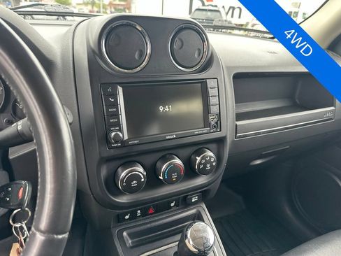 Used 2017 Jeep Patriot High Altitude AWD/4WD image 14