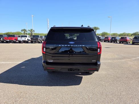 Used 2025 Ford Expedition Max Active image 6