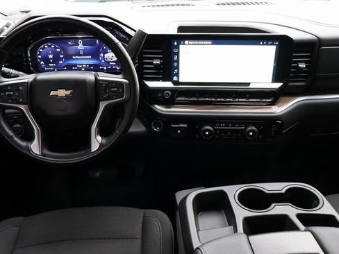 Used 2025 Chevrolet Silverado 3500 LT image 5