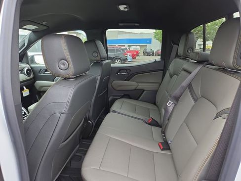 New 2026 Chevrolet Colorado ZR2 w/ Technology Package AWD/4WD image 9