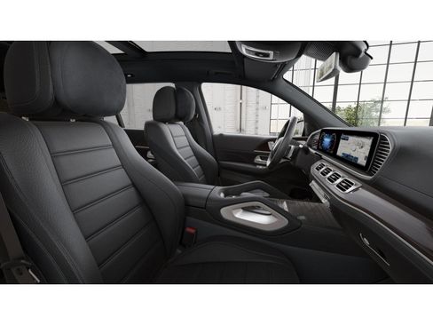New 2025 Mercedes-Benz GLS 580 4MATIC image 3