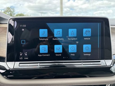 Certified 2025 Volkswagen Atlas SE image 26