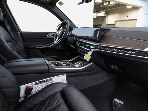 New 2026 BMW X5 xDrive40i w/ Executive Package image 29