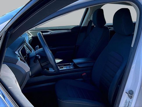 Used 2020 Ford Fusion SE FWD image 25