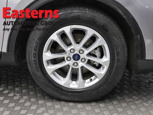 Used 2022 Ford Escape SE FWD image 32