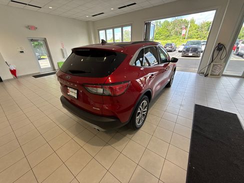 Used 2021 Ford Escape SEL AWD/4WD image 3
