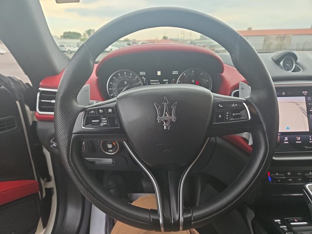 Used 2023 Maserati Ghibli Modena RWD image 14