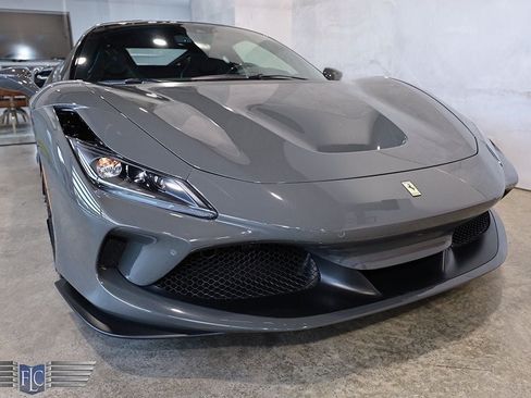 Used 2022 Ferrari F8 Tributo RWD image 9