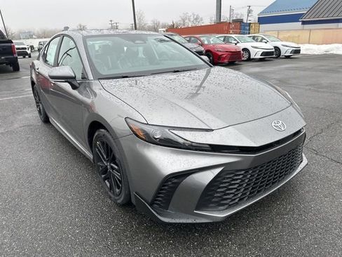New 2026 Toyota Camry SE image 7