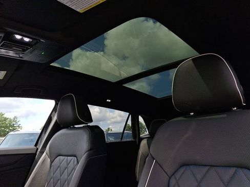 New 2026 Volkswagen Atlas Cross Sport SEL Premium R-Line image 9