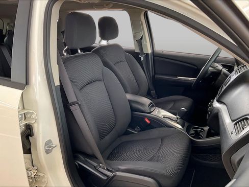 Used 2018 Dodge Journey SE w/ Popular Equipment Group FWD image 10