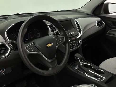 Used 2022 Chevrolet Equinox LS image 8