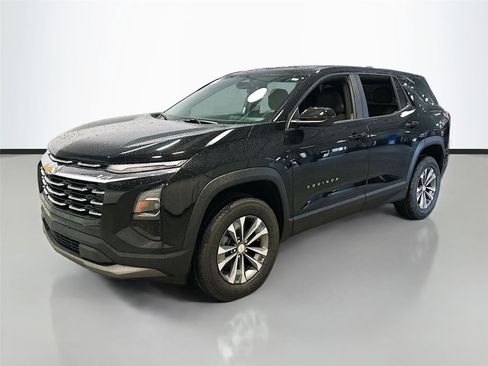 Used 2026 Chevrolet Equinox LT image 2