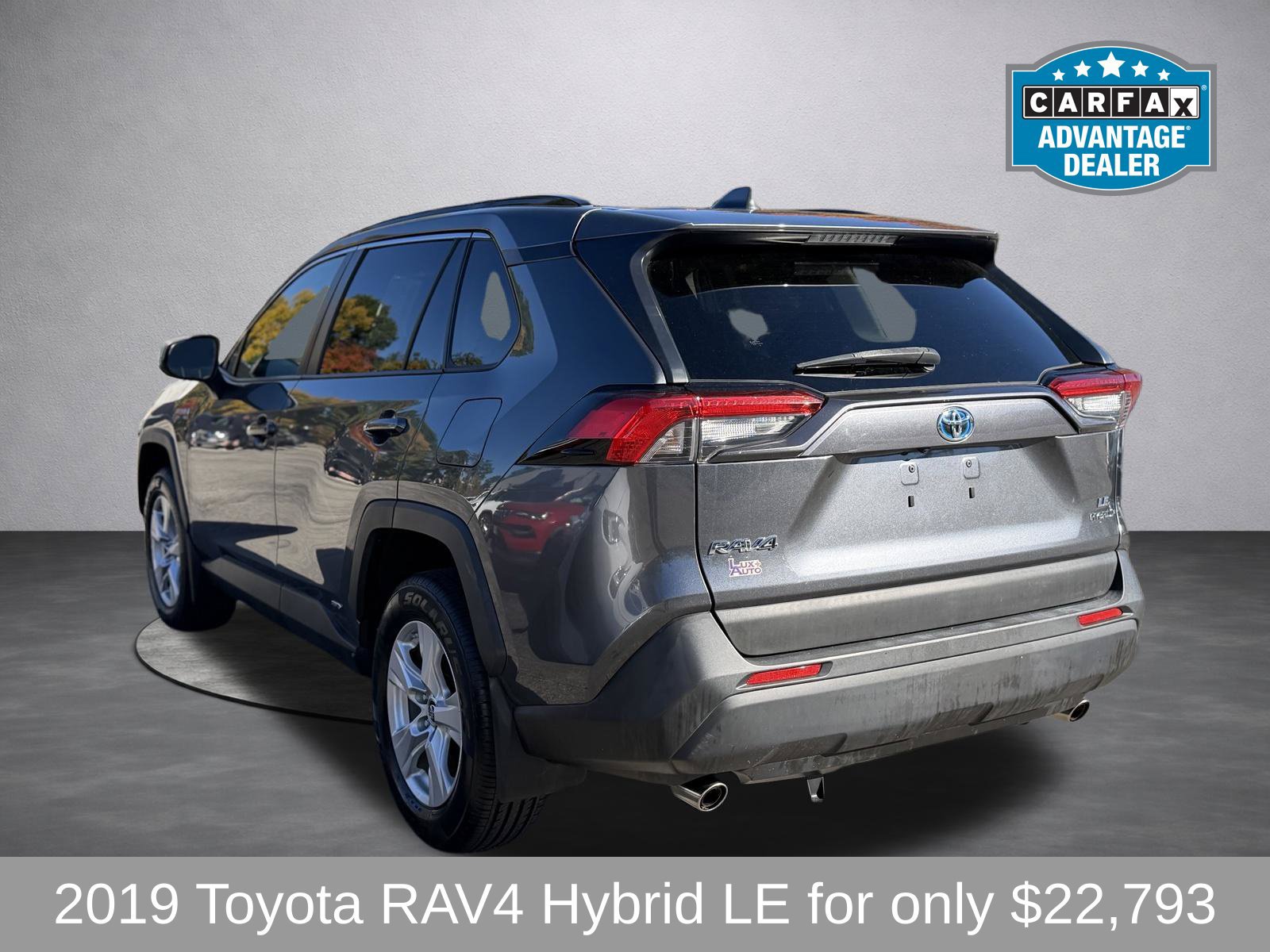 Used 2019 Toyota RAV4 LE w/ Carpet Mat Package AWD/4WD image 3