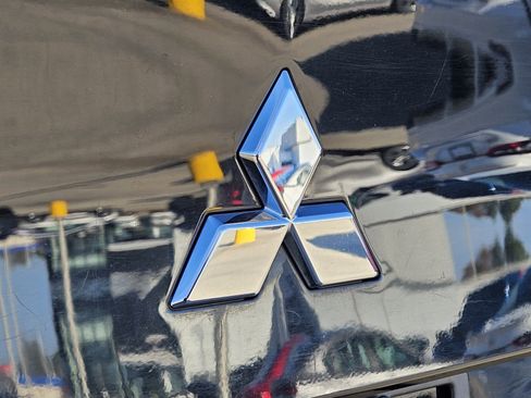 Used 2024 Mitsubishi Outlander SE image 15