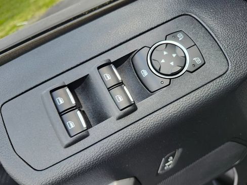 Used 2020 Ford F150 XLT w/ Equipment Group 302A Luxury AWD/4WD image 39
