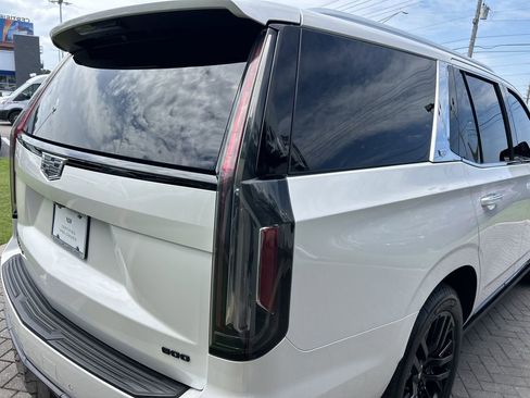 Used 2021 Cadillac Escalade Premium Luxury Platinum image 8