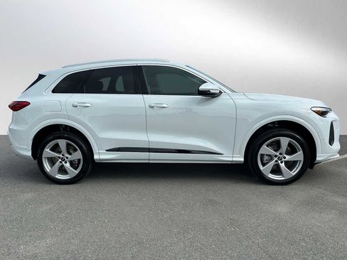 New 2025 Audi Q5 Premium Plus image 2