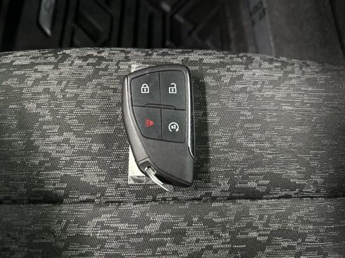 Used 2025 Chevrolet Colorado Z71 w/ Midnight Edition image 38