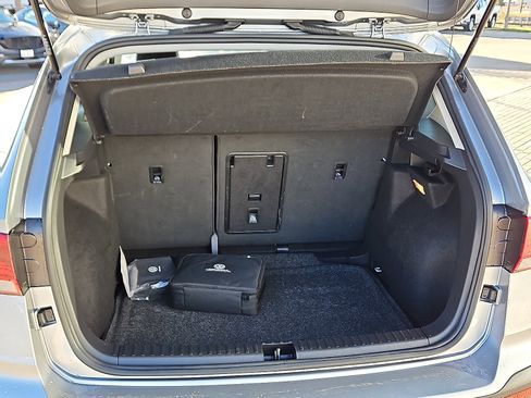 Used 2023 Volkswagen Taos SE image 6