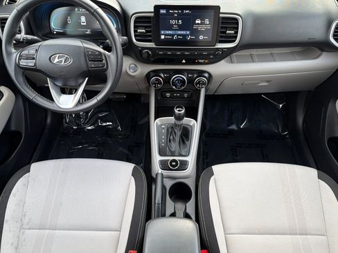Used 2025 Hyundai Venue SEL image 12