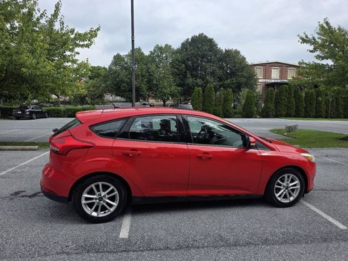 Used 2016 Ford Focus SE FWD image 6