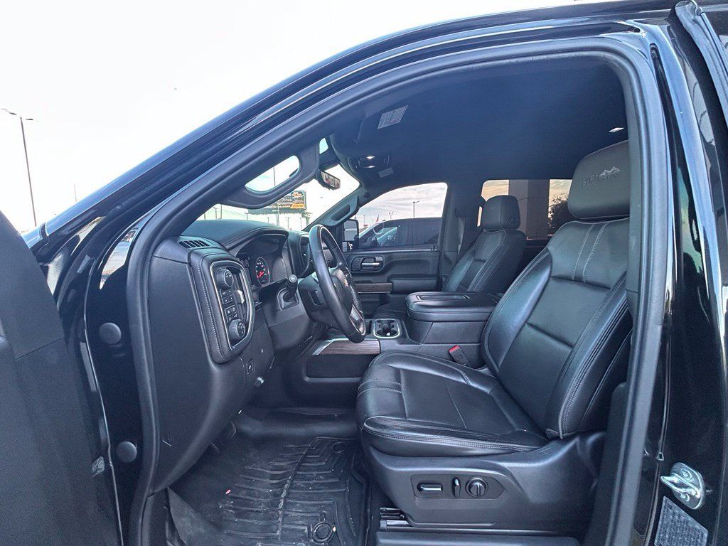 Used 2020 Chevrolet Silverado 2500 High Country w/ Technology Package AWD/4WD image 7