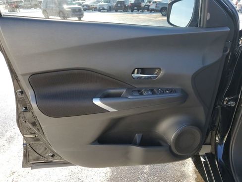 Used 2022 Nissan Kicks SV image 28