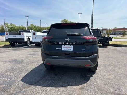 Used 2022 Nissan Rogue SV FWD image 4
