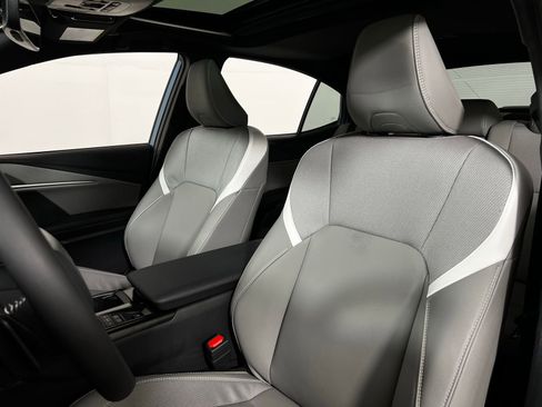 Used 2026 Toyota Camry SE w/ Multimedia Upgrade Package FWD image 13
