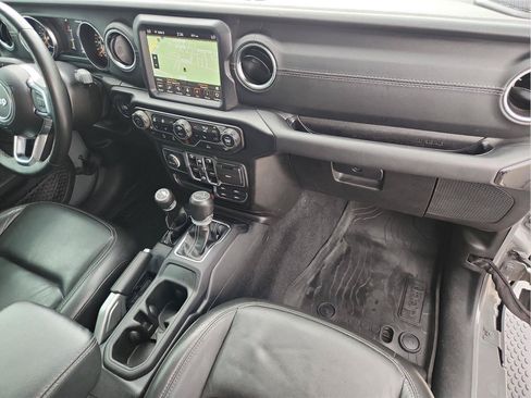 Used 2022 Jeep Wrangler Unlimited Sahara w/ LED Lighting Group AWD/4WD image 29